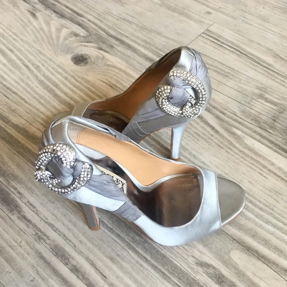 Badgley Mischka Designer Gray Satin Crystal Stone Embellished Stiletto Heels